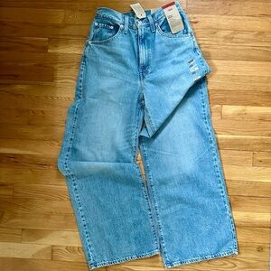 Levi's Women's Light Blue Jeans